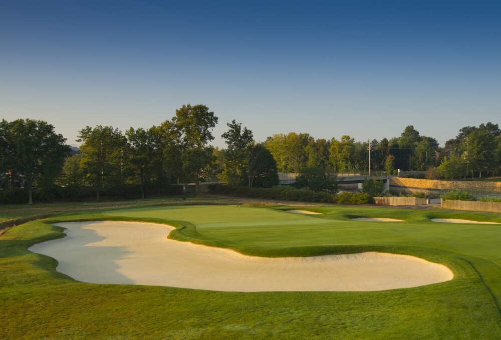 Oakmont Country Club - hole 8