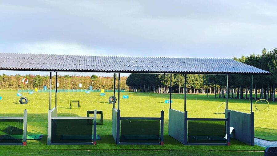 Far Grange Park & GC: Driving range