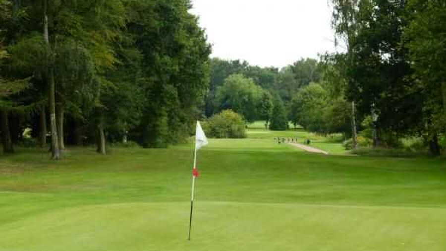 9th green at Elsham GC
