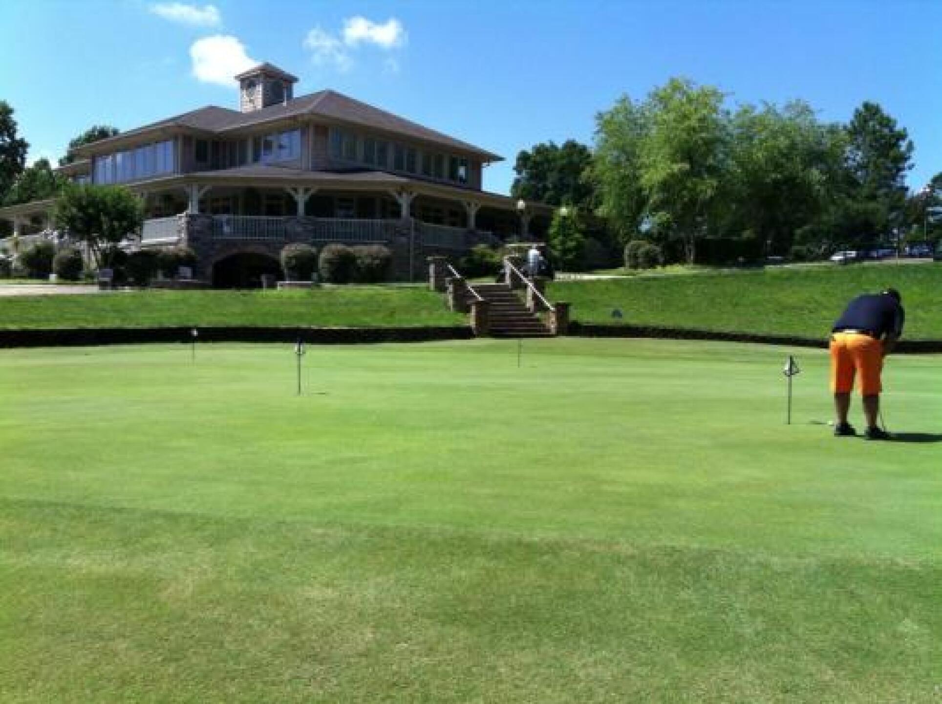 putting area (Photo submitted by robbiecaud on 06/29/2013)