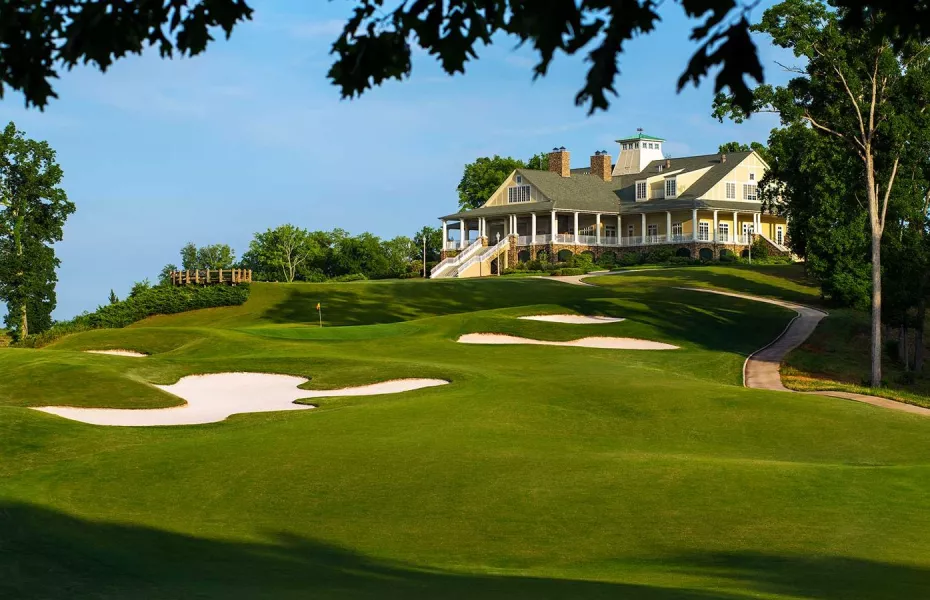Shoals GC - Schoolmaster: #18 & clubhouse