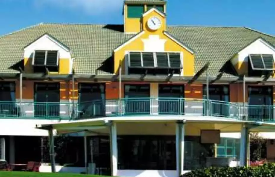 Gulf Harbour CC: Clubhouse