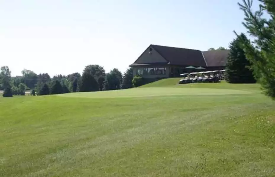 Deertrak GC: Clubhouse