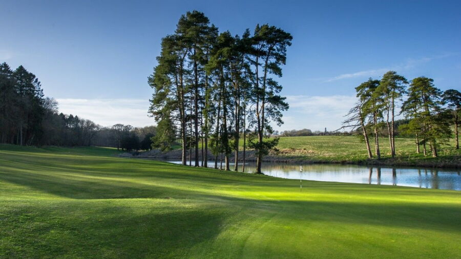 6th hole at Heythrop Park