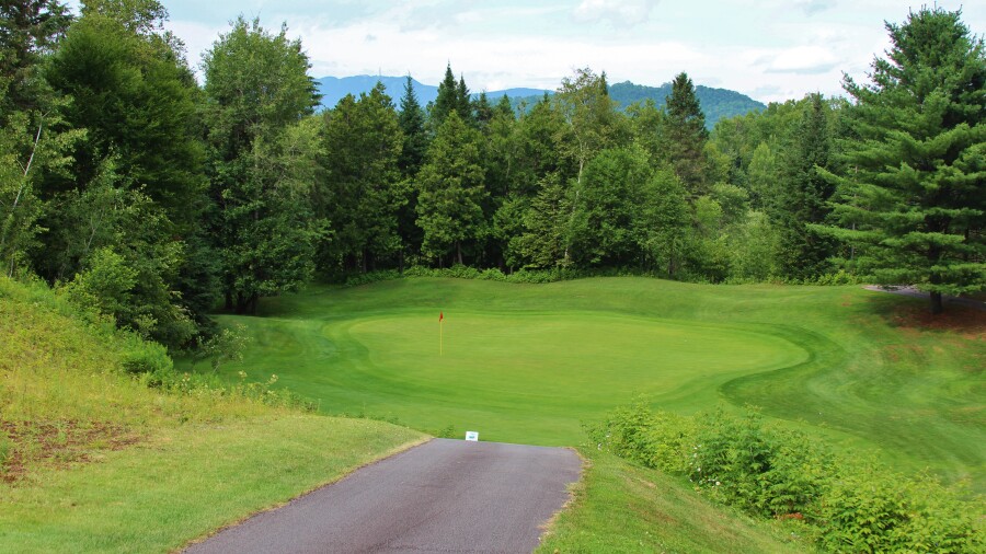 La Bete golf course at Gray Rocks resort - 6th