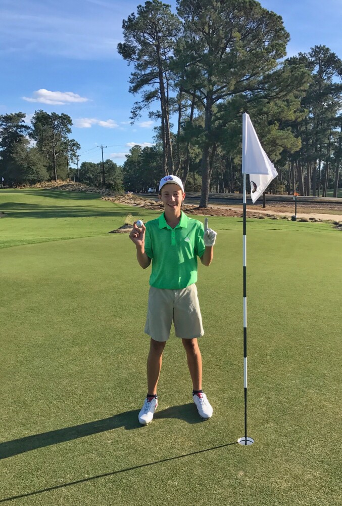 Jackson Van Paris, hole in one