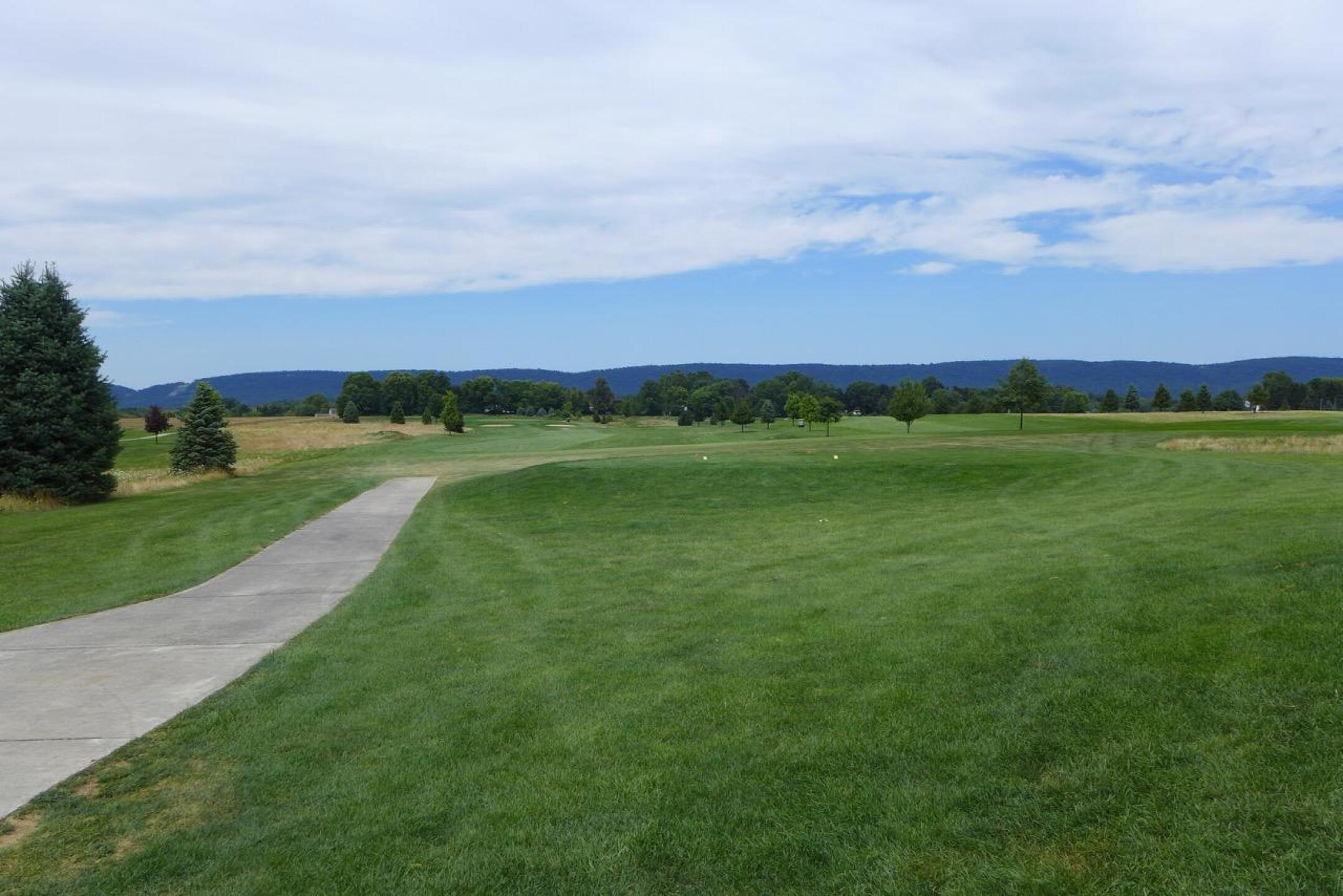 Course looks and feels very open (Photo submitted by FrugalGolfDad on 08/21/2016)