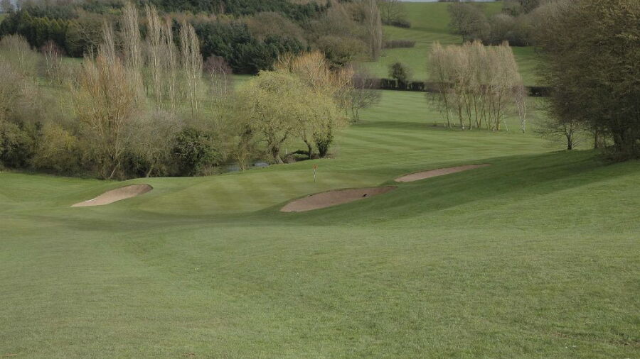 7th hole at Newbold Comyn