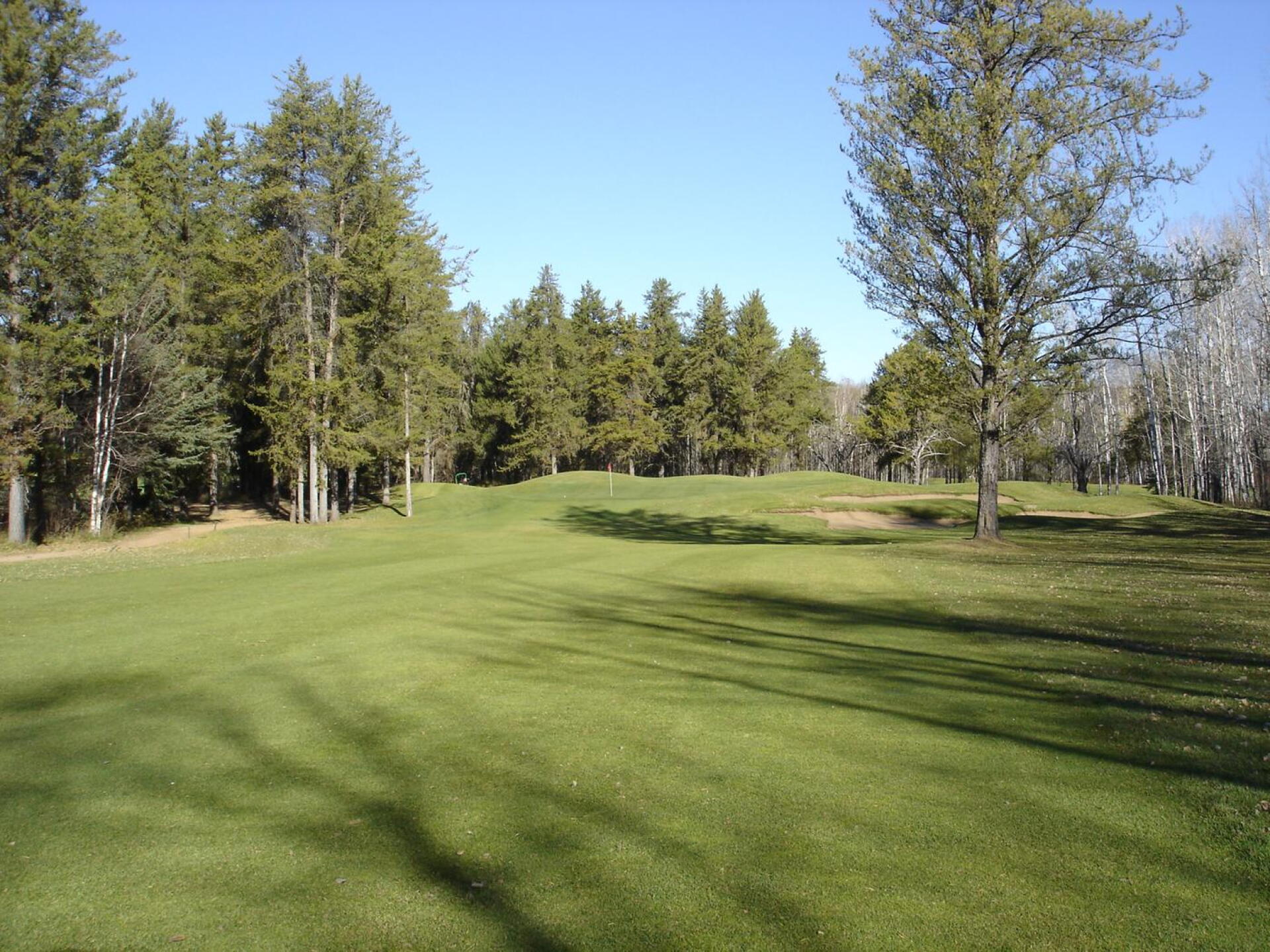 Athabasca G&CC, Hole 6, Par 4, 356 yds (Photo submitted by DYakimec on 10/08/2017)