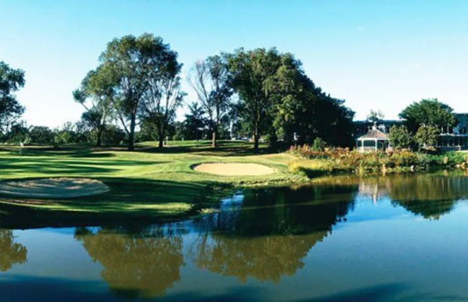 Lake Windsor CC: Clubhouse