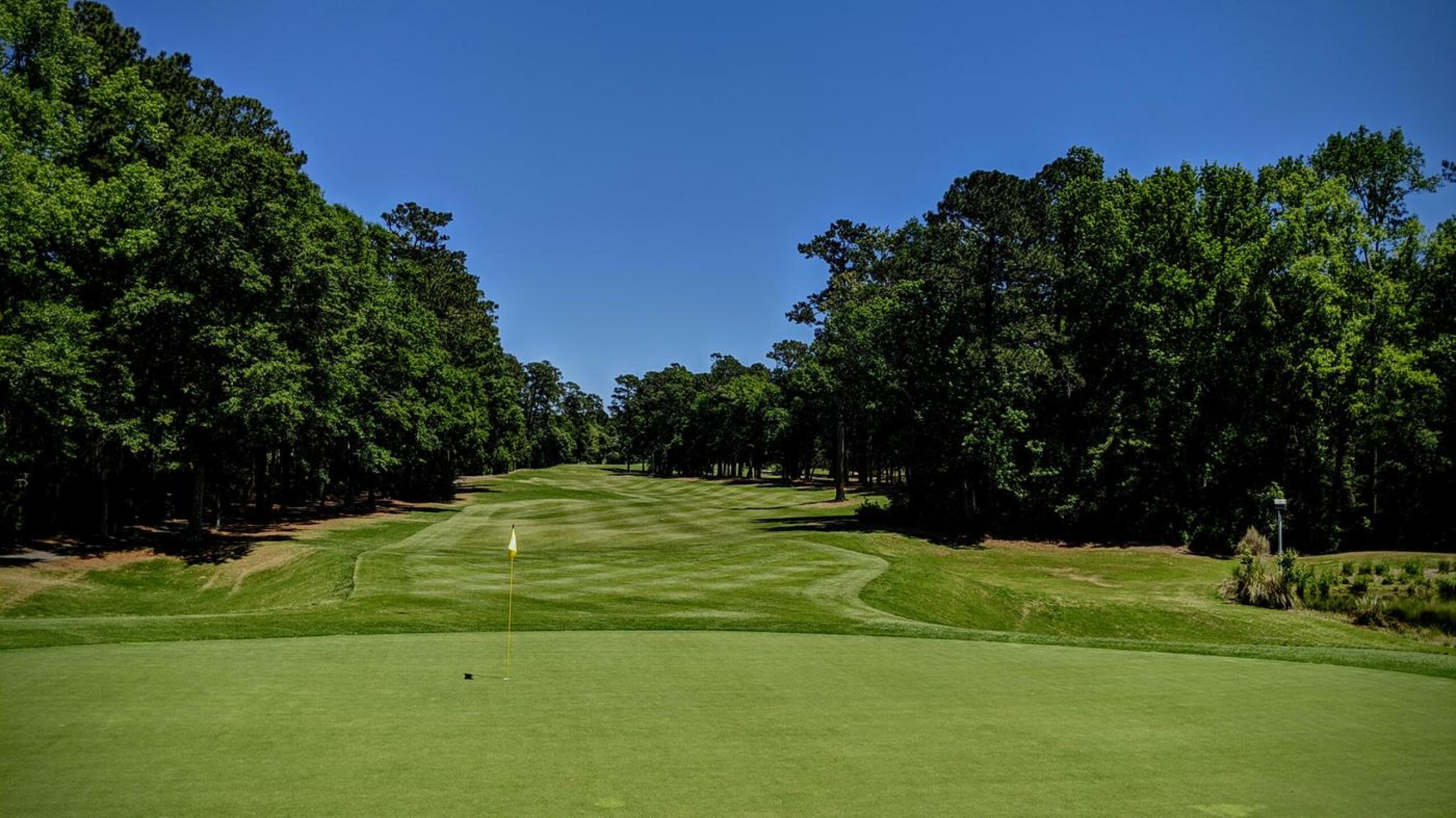 The par-4 5th (Photo submitted by Back9Ben on 05/04/2020)