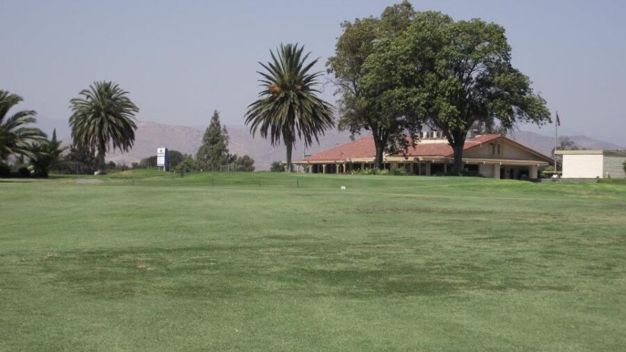 Paradise Knolls: clubhouse