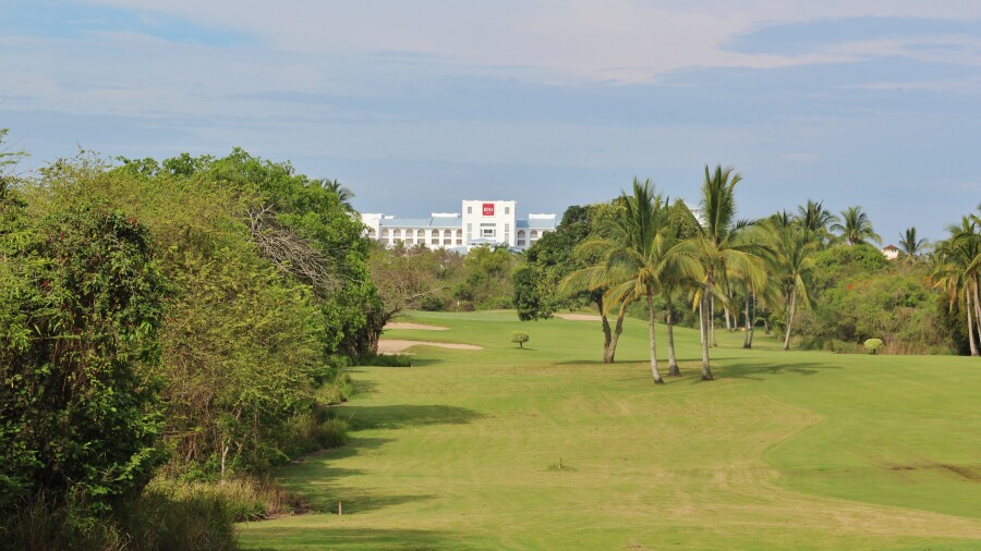 Flamingos Golf - hole 11