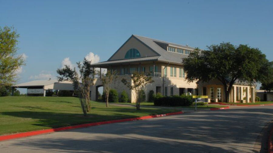 Cedar Crest GC: Clubhouse