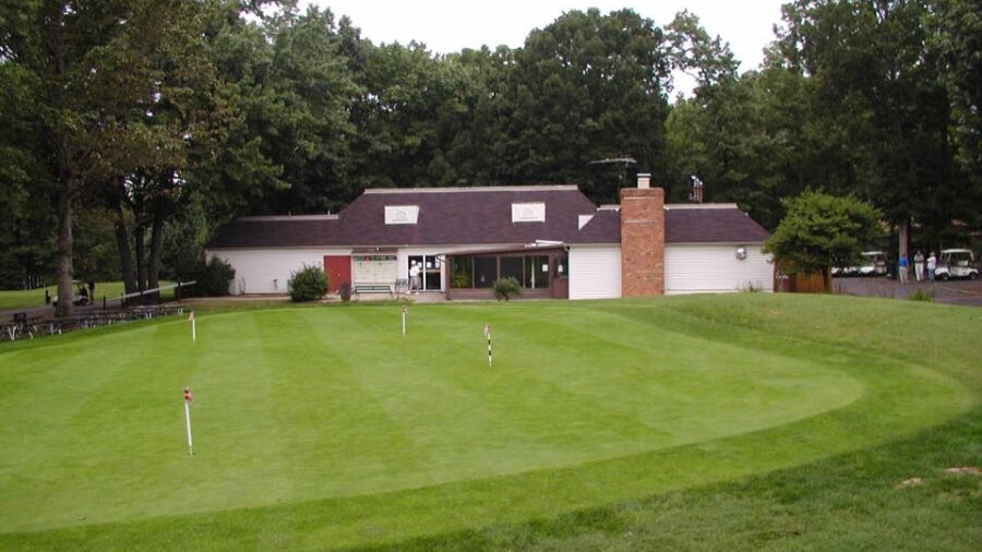 Lake of the Woods CC: Practice area