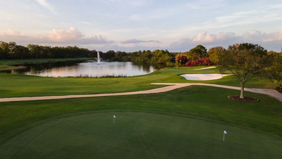 The Cape Club of Palm City: Putting green