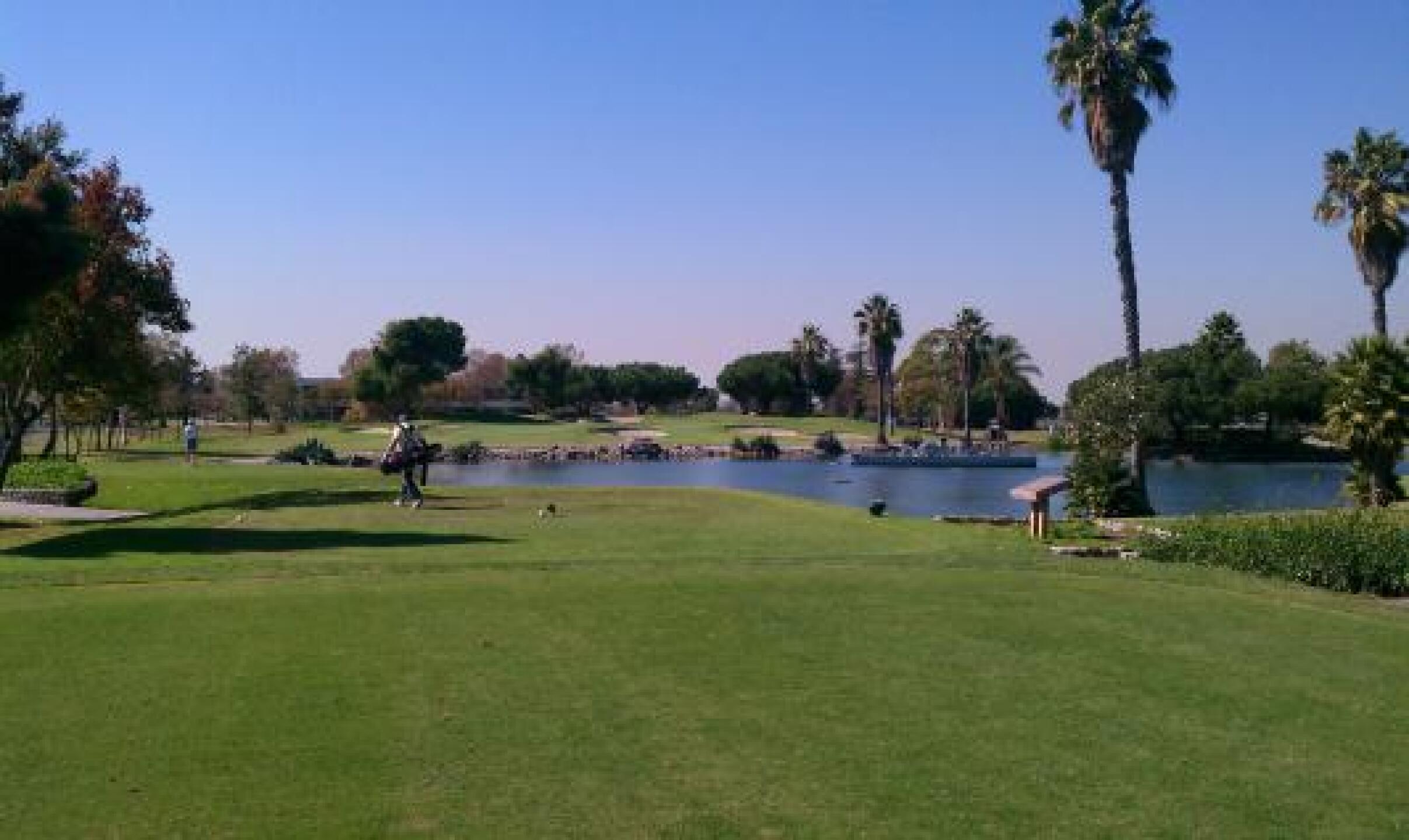 9th hole, 185yards. Blue tees. (Photo submitted by believeme2 on 10/20/2013)