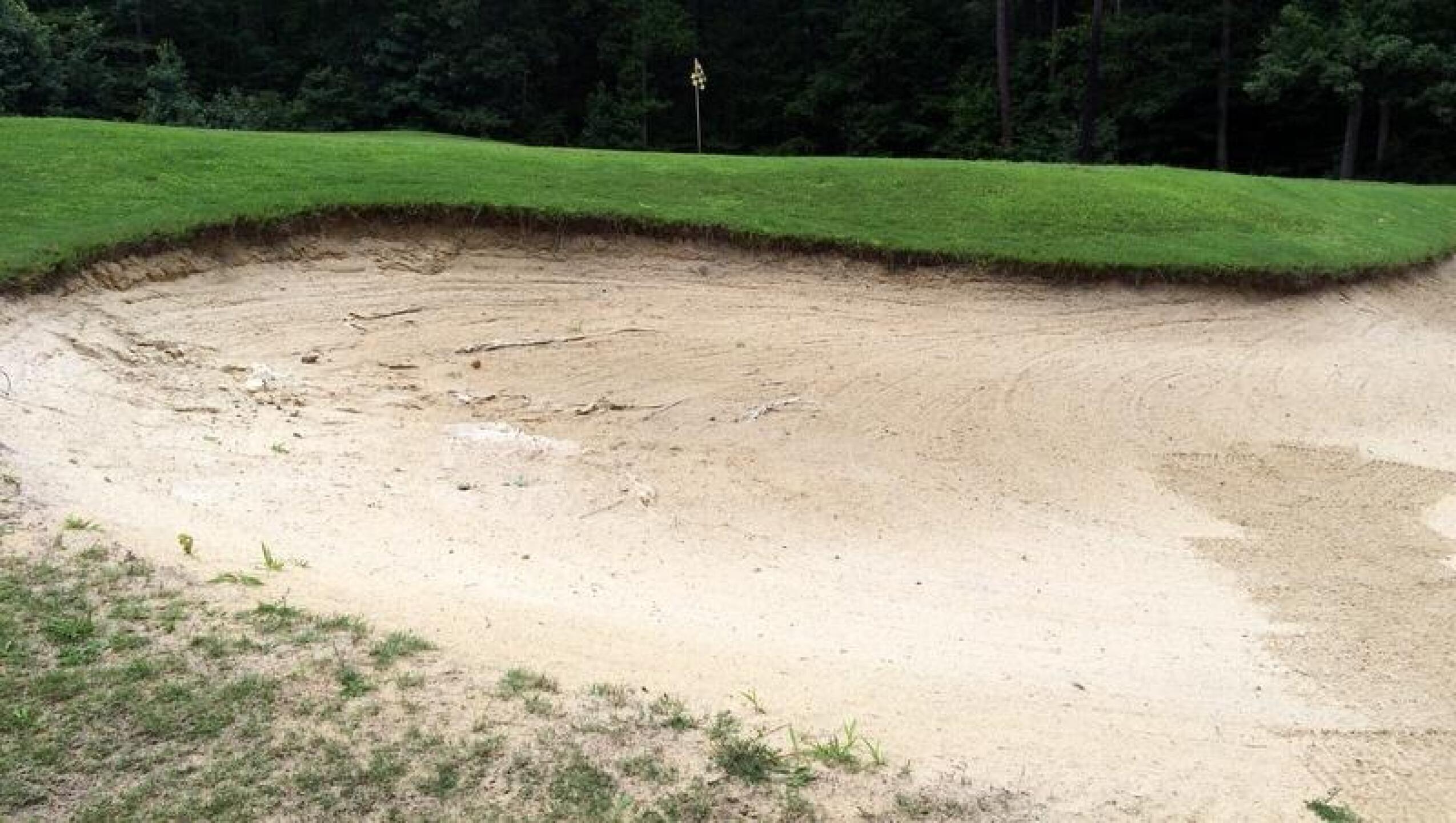 Bunker Washed out, fabric showing no sand (Photo submitted by bigdraw1961 on 07/05/2015)