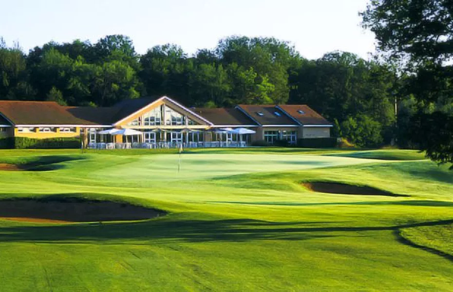 Chateau D'Avoise GC: Clubhouse