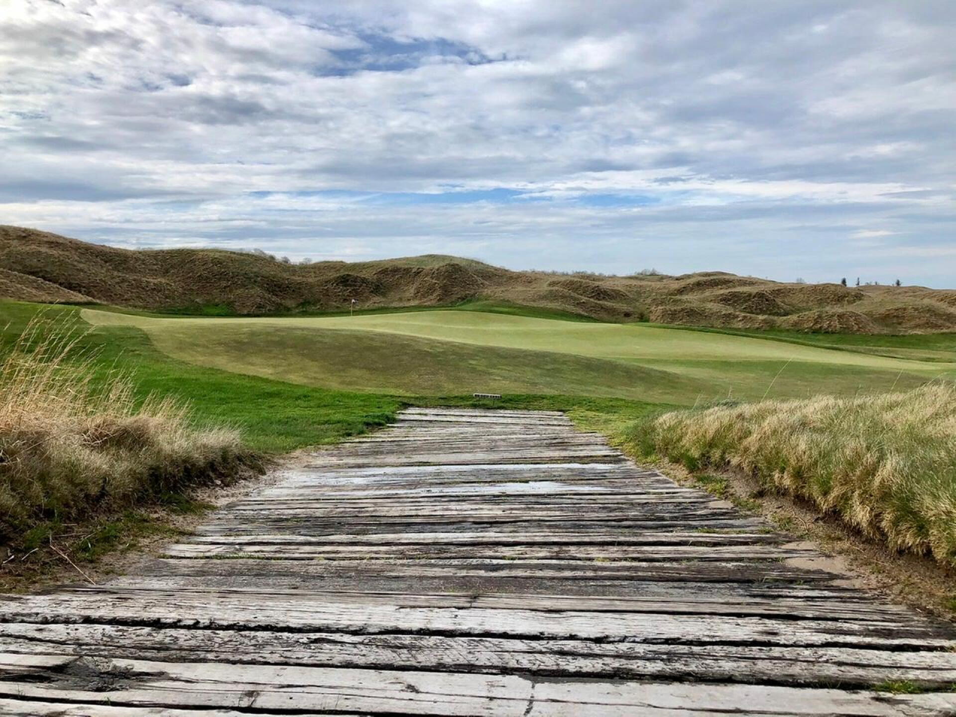 Side view of par-3 sixth green (Photo submitted by BrandonWebb on 05/21/2020)