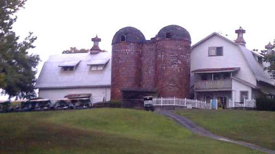 Granada Farms CC: Clubhouse