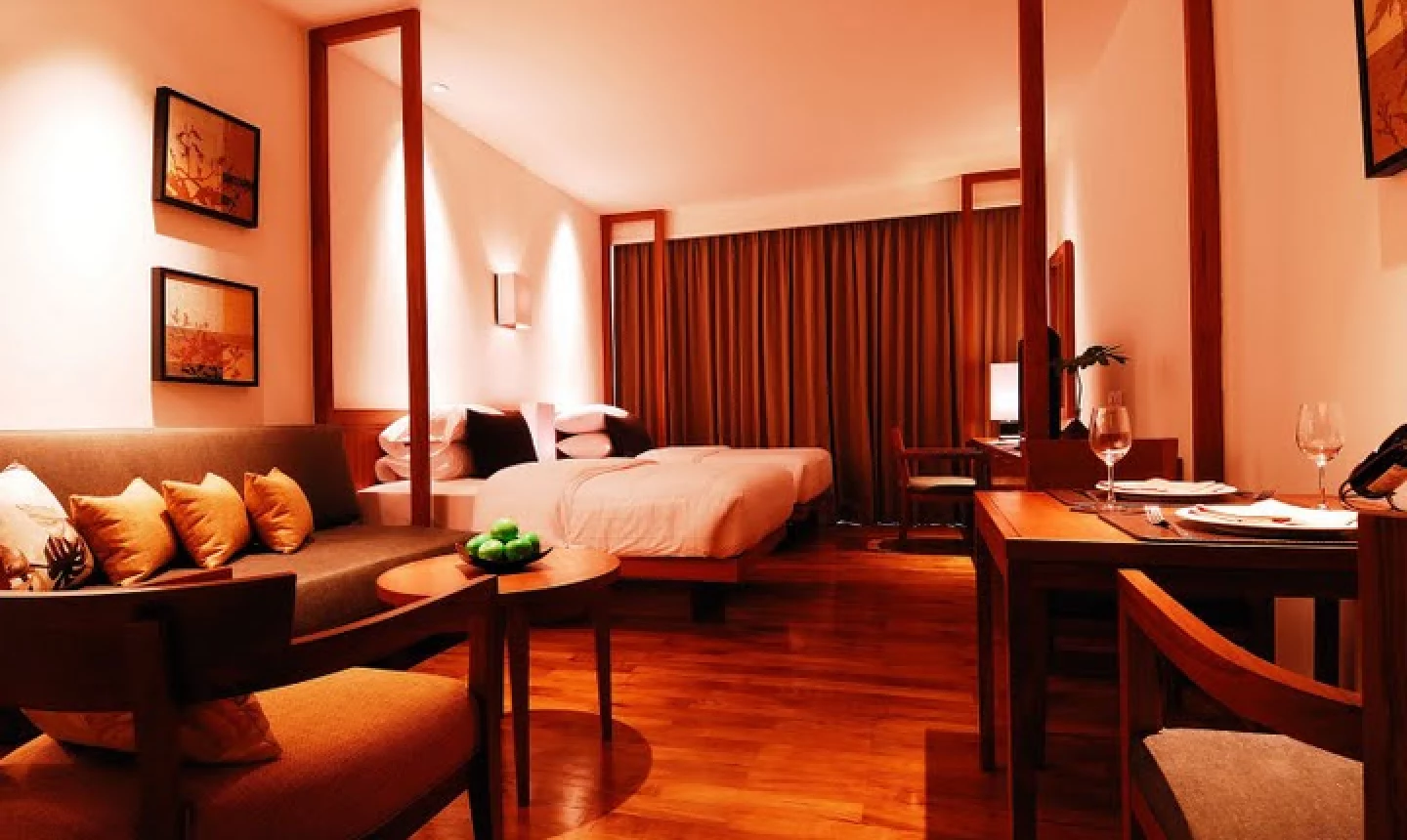 Woodlands Resort and Suites in Pattaya