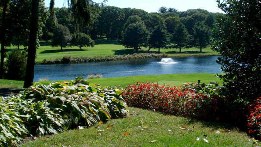 Glen Oaks Club