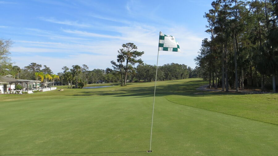 The Oak Bridge Club: 18th green