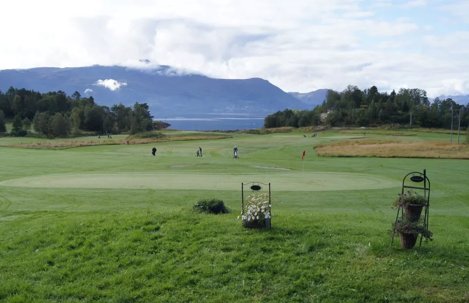Tingvoll GC