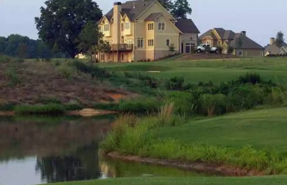 Long Shadow GC: clubhouse