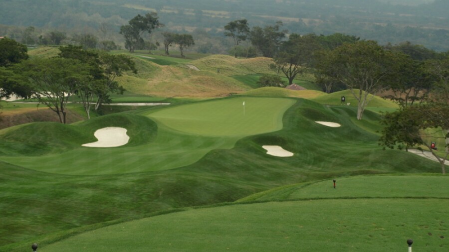Fuego Maya Golf Course at La Reunion - hole 2