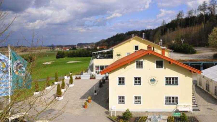 Schloss Guttenburg GC: clubhouse