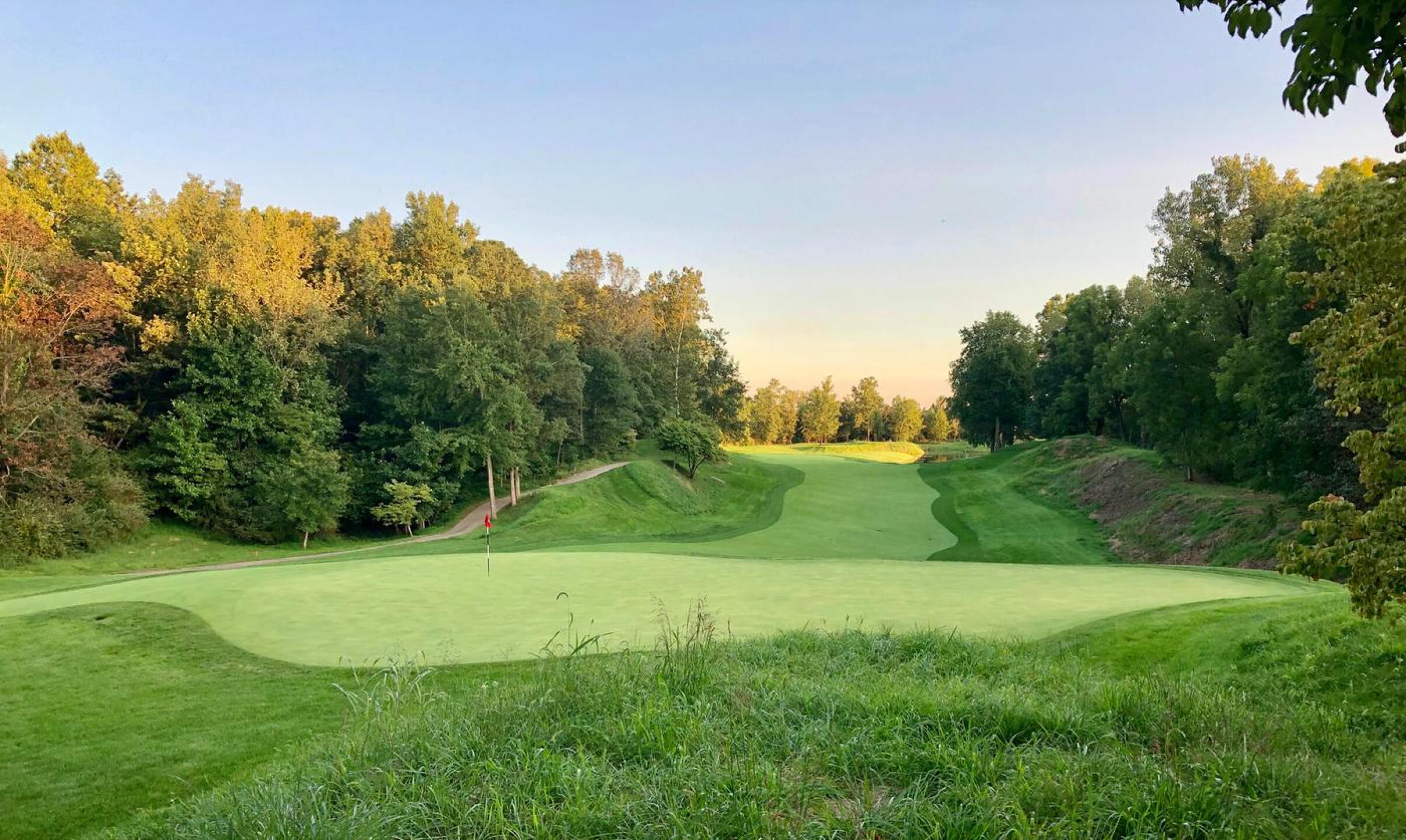 Par-4 14th hole (Photo submitted by BrandonWebb on 09/07/2020)