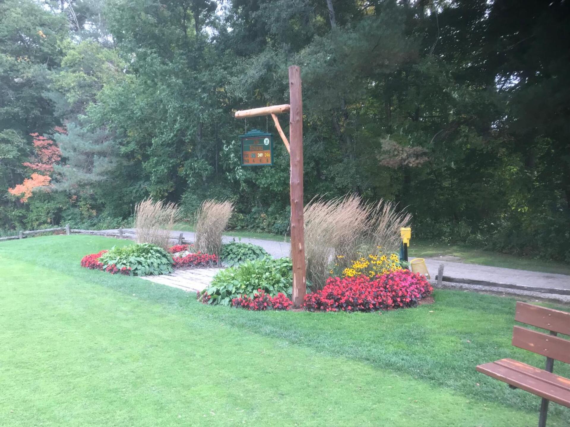 Beautifully kept flowerbeds throughout (Photo submitted by aceontwo on 09/20/2019)