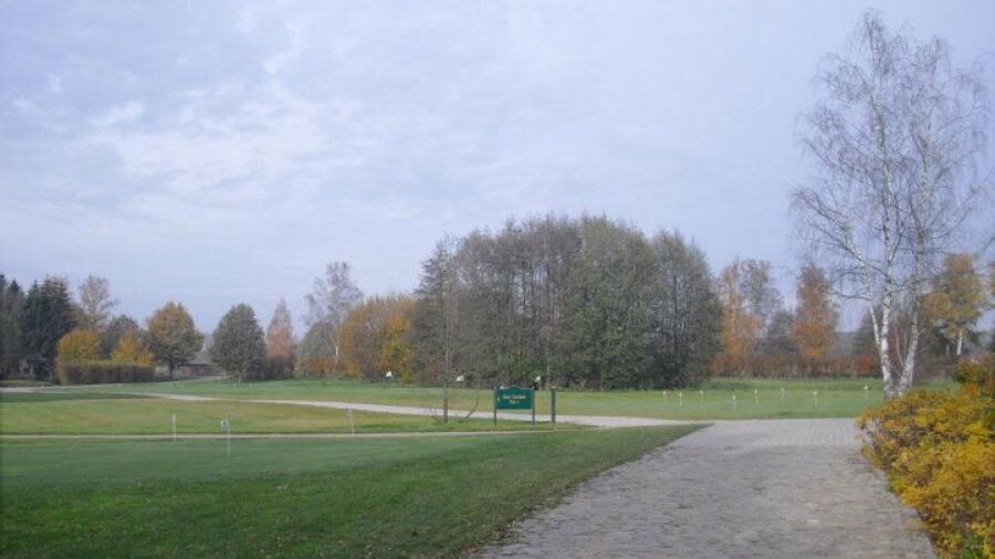 Schloss Luedersburg GC: practice area