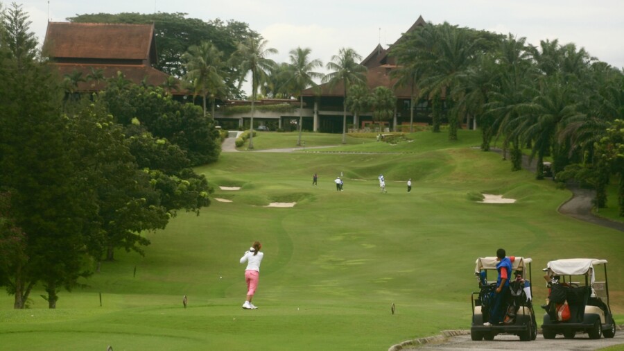 Bunga Raya course at Saujana Golf & C.C. - hole 9
