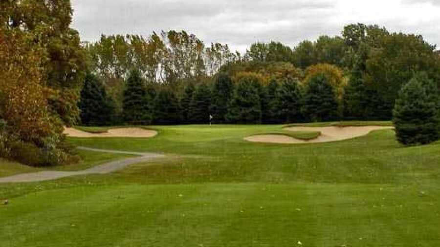 Lake Michigan Hills GC: #8
