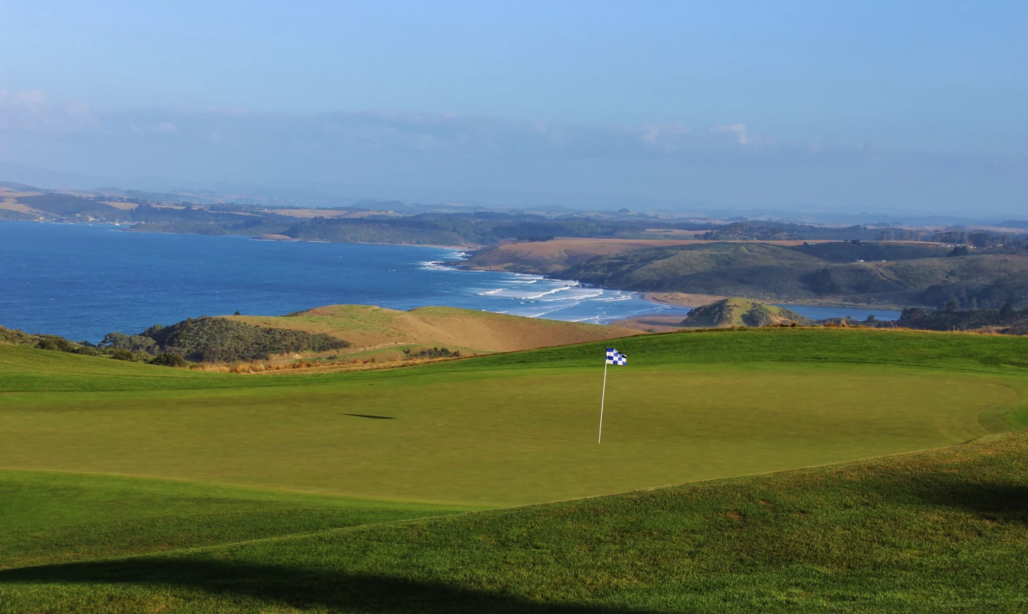 Kauri Cliffs golf course - hole 18