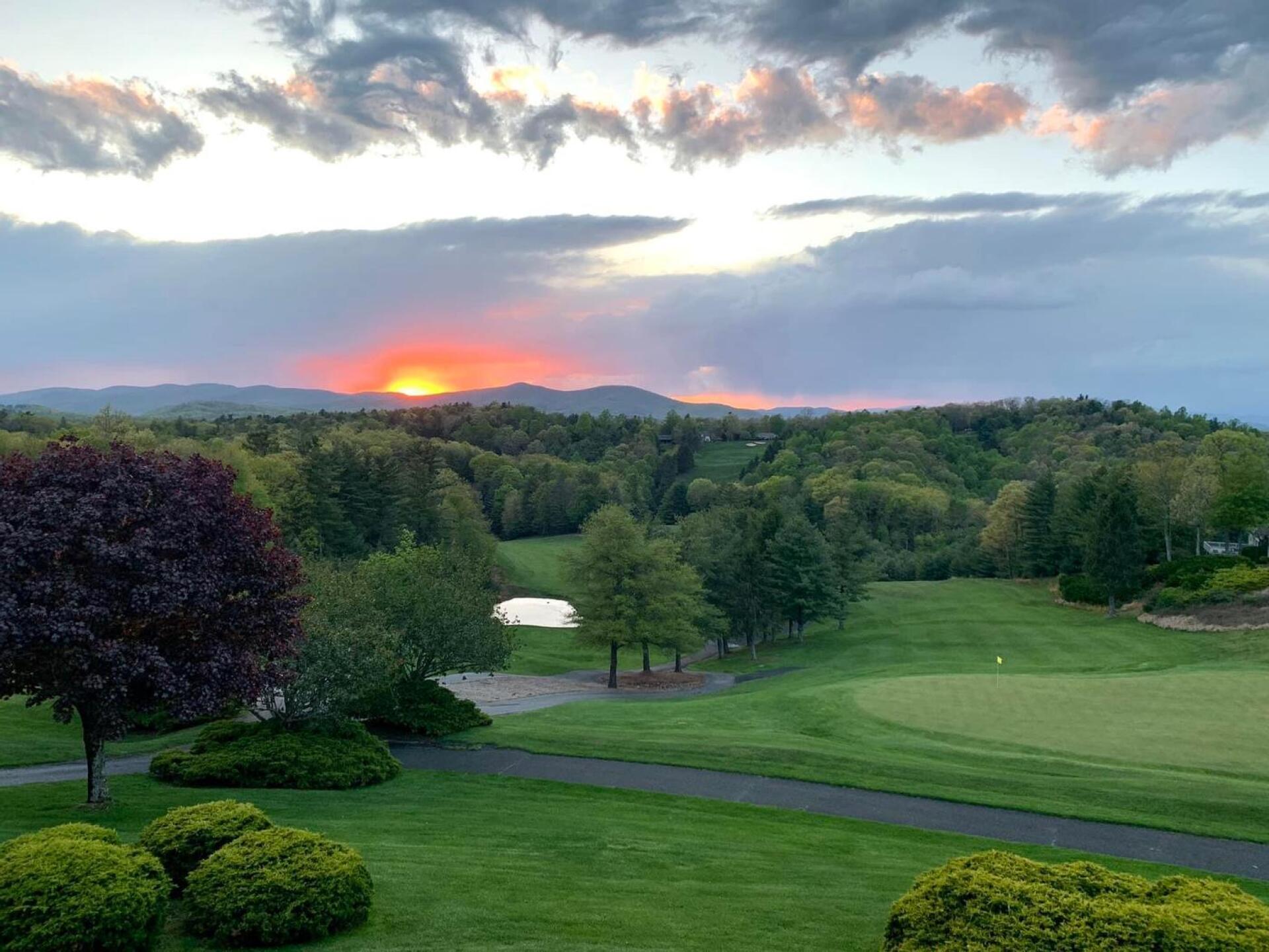 18th green in the evening (Photo submitted by u314160607041 on 05/27/2023)