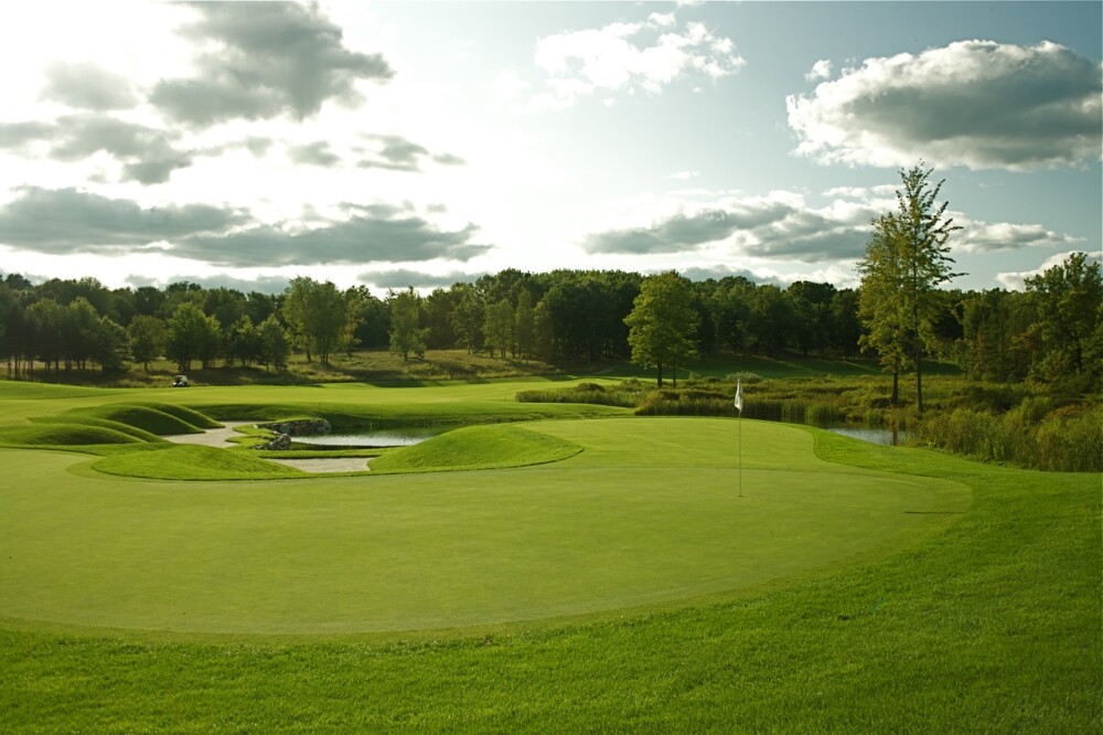 Tullymore golf course at St. Ives Resort - hole 16