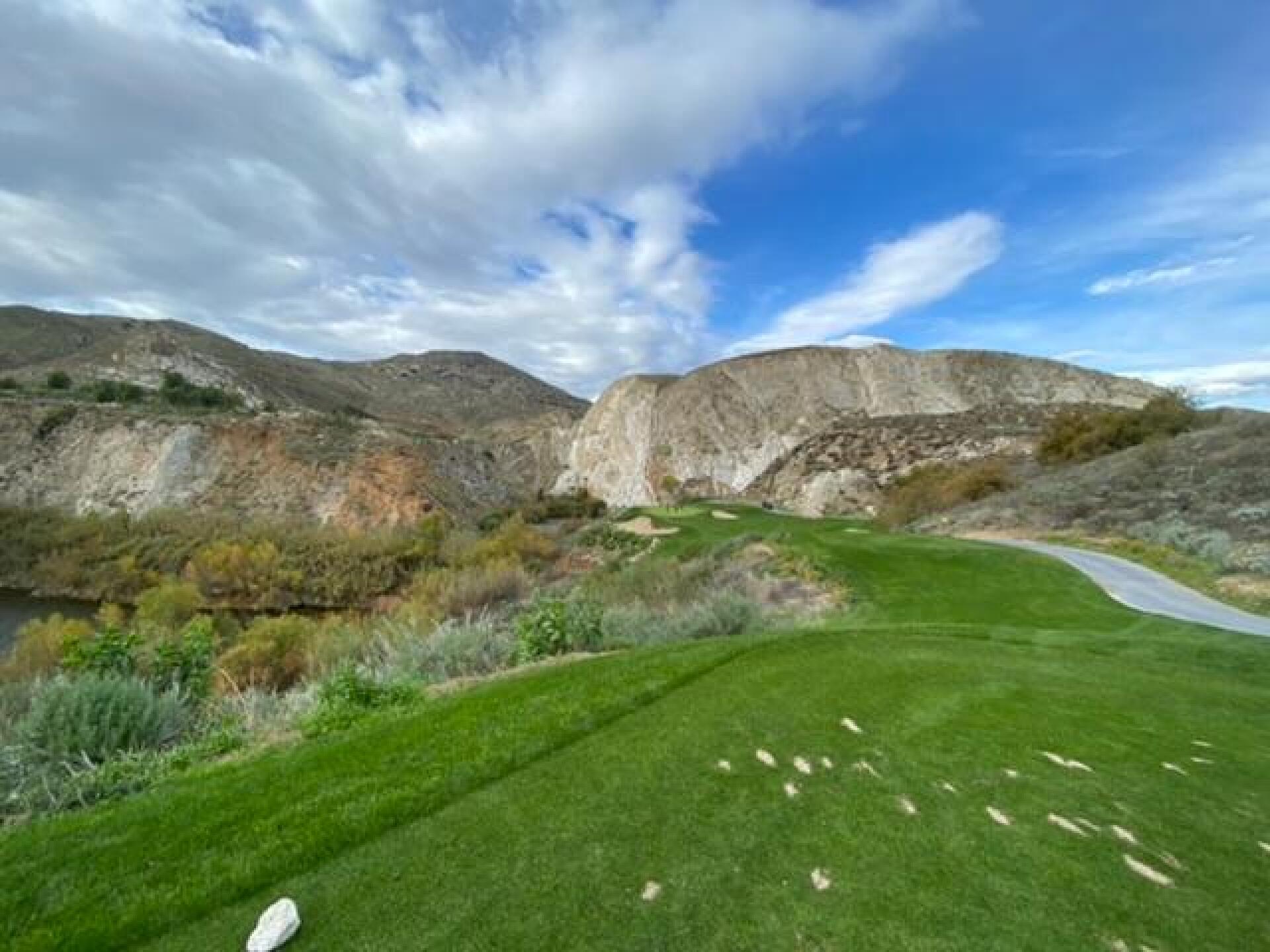 Signature Hole 14th (Photo submitted by reggiep77 on 01/01/2020)