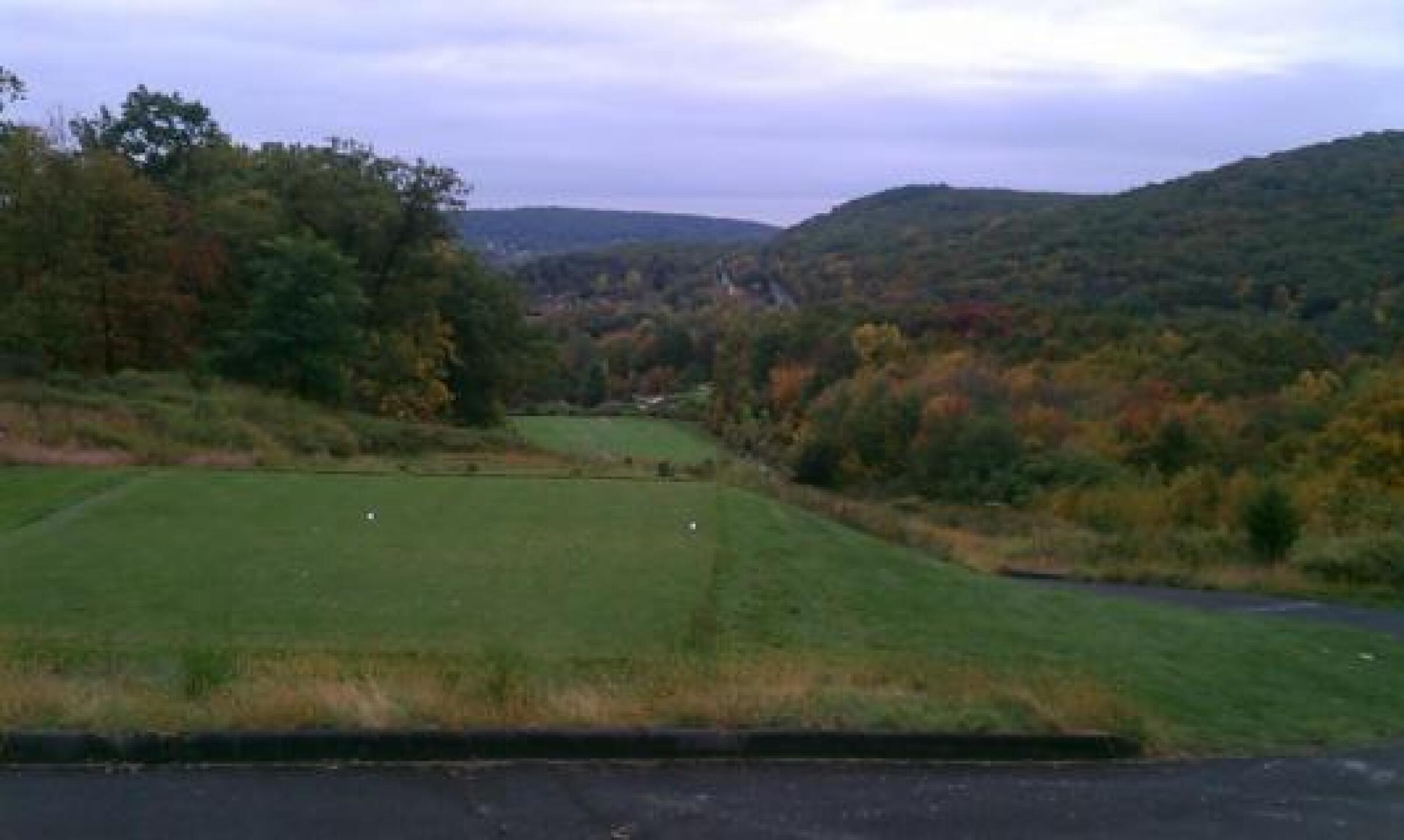 200+ yards a must to make fairway. (Photo submitted by Maynor8352114 on 10/18/2013)