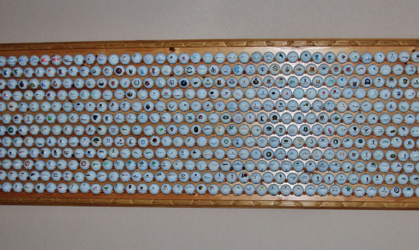 Logo golf ball display 