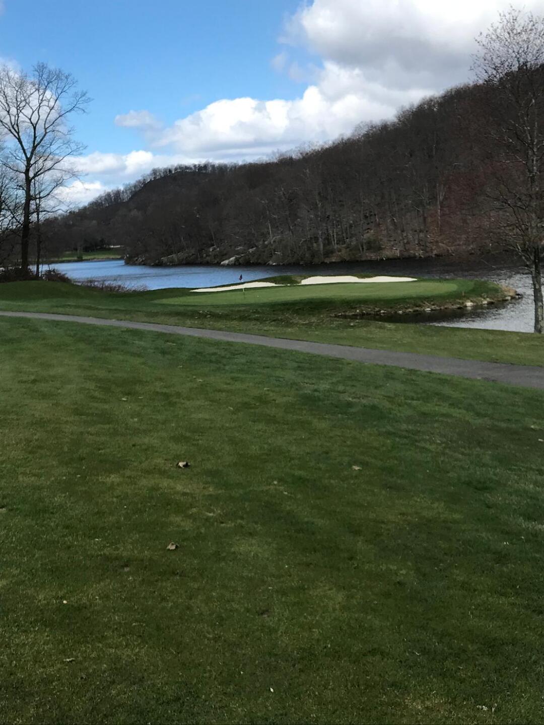 12th hole (Photo submitted by PJCdude on 04/17/2020)
