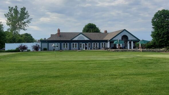 Stonington CC: Clubhouse