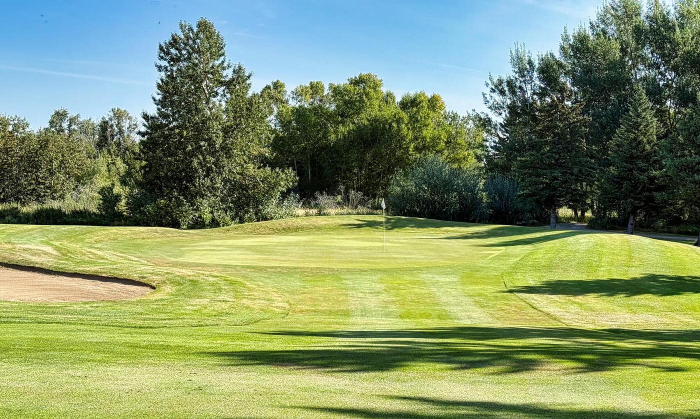 Magrath Golf Club, Hole 8, Par 4, 393 yds, (Photo submitted by DYakimec on 12/10/2025)