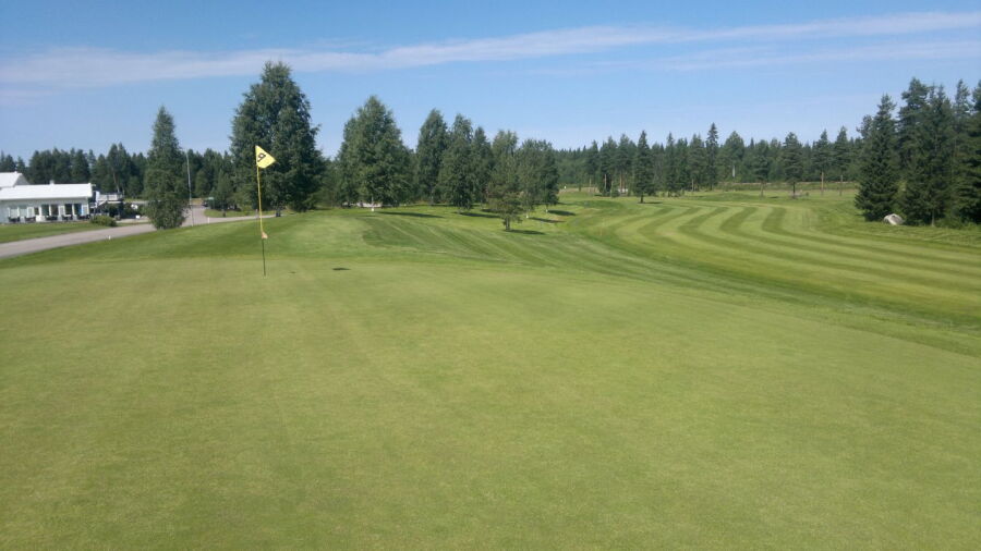 Nivalan Seudun Golf: #9