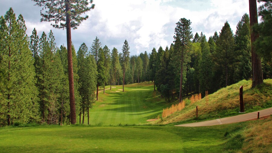 Apple Mountain Golf Resort - hole 8 