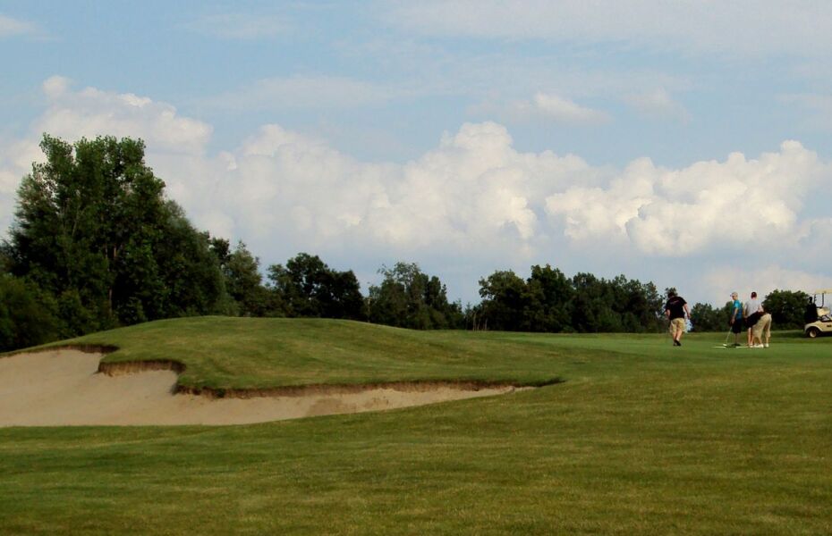 Myth Golf & Banquet Regulation Course in Oakland, Michigan, USA
