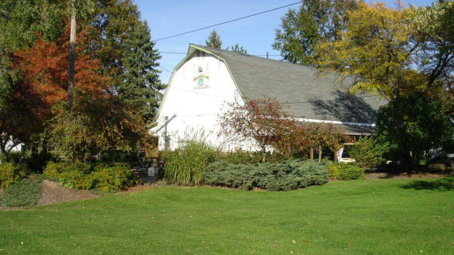 Royal Crest GC: clubhouse